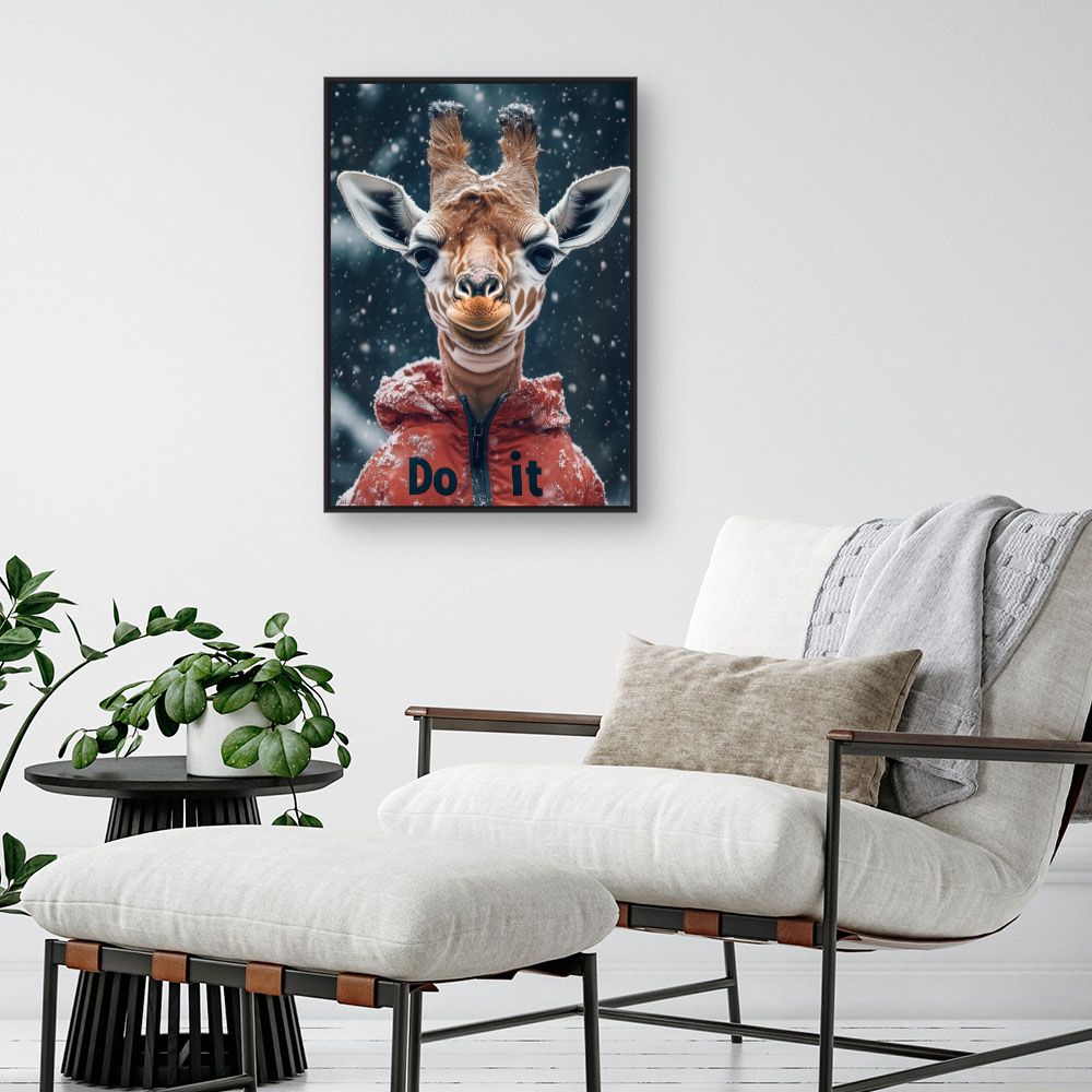 Toile "Girafe enneigée comique"