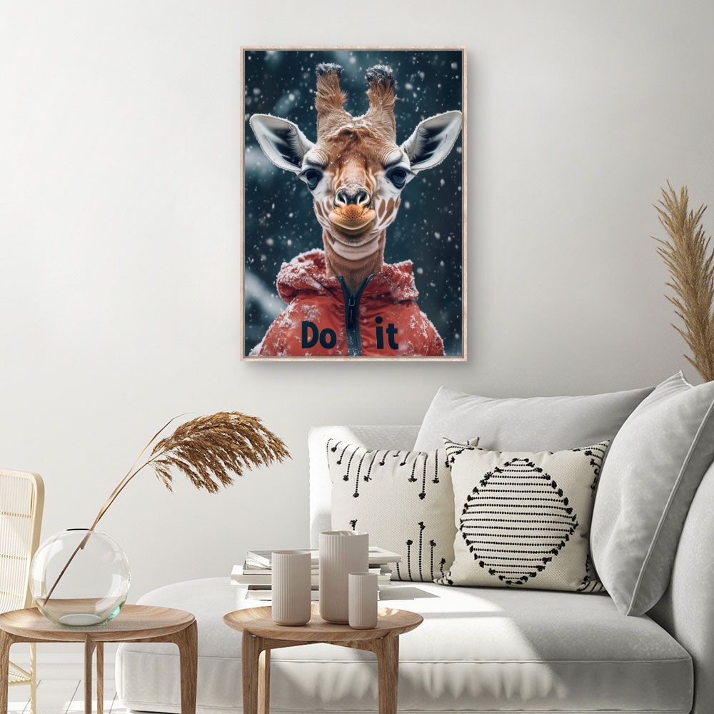 Toile Girafe enneigée comique – toile cadre naturel (slide 1, 60×90)