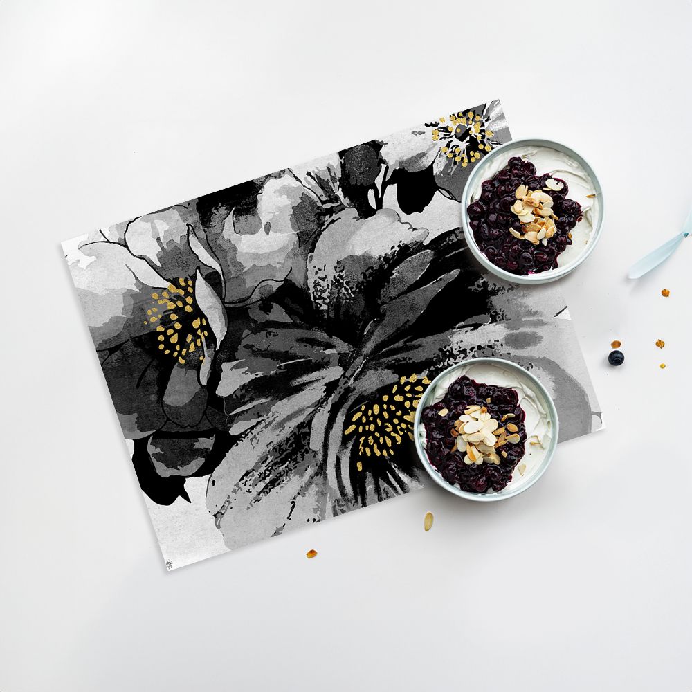 Lot de 4 sets de table en vinyle / Fleurs en noir et blanc avec accents dorés